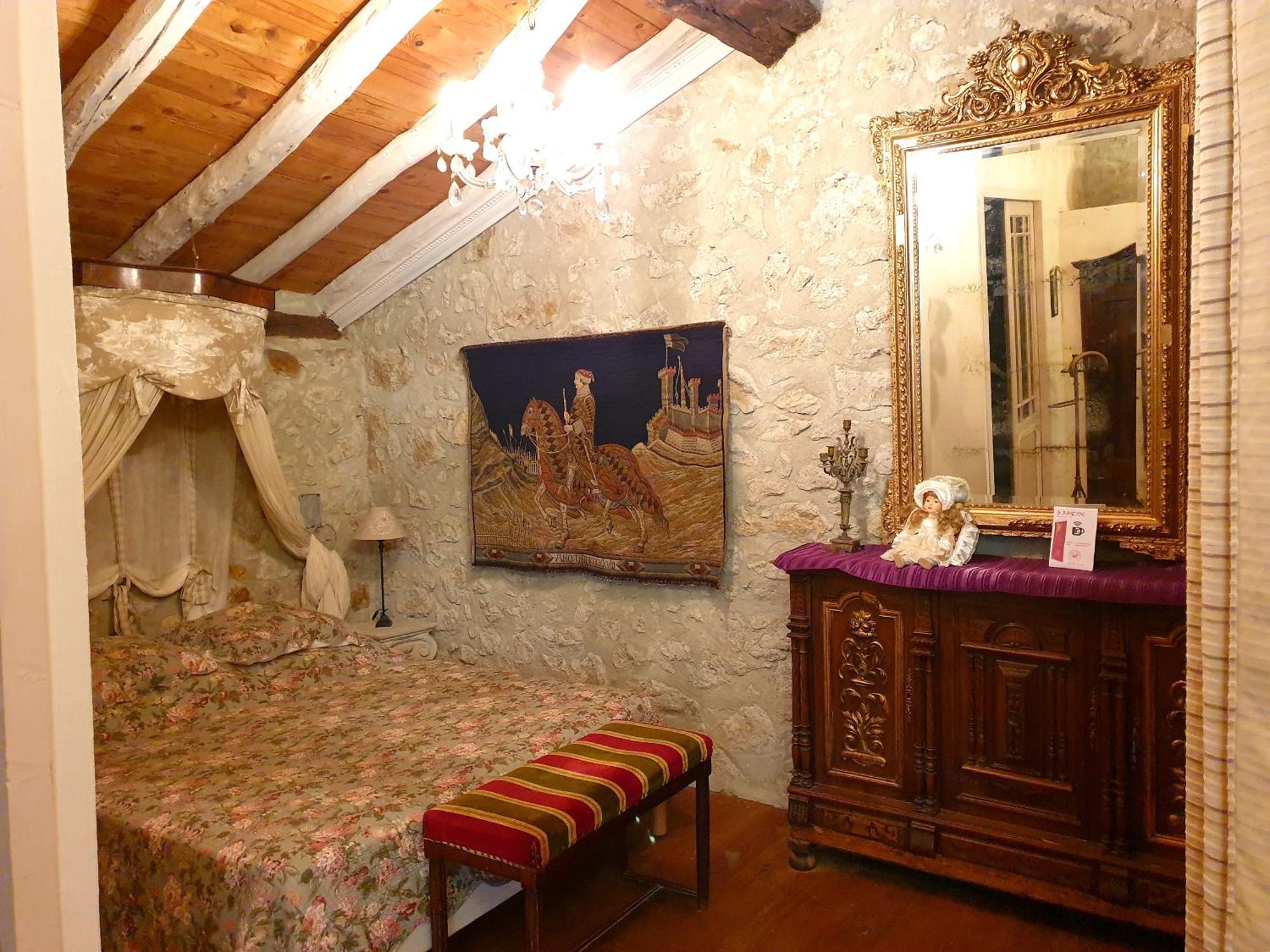La Ferme De Jeanne Bed & Breakfast Сен-Жирон Екстериор снимка